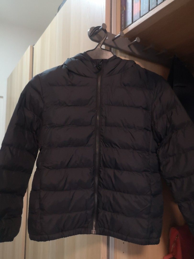 Uniqlo Kids Jacket (Category: Coats, Jackets and Outerwear) located in Mandaluyong City. Submitted by bashiewhite (Listing ID 1201079561, Image 2). Description: Uniqlo Kids Jacket Used once Sizw 140 Outgrown already.