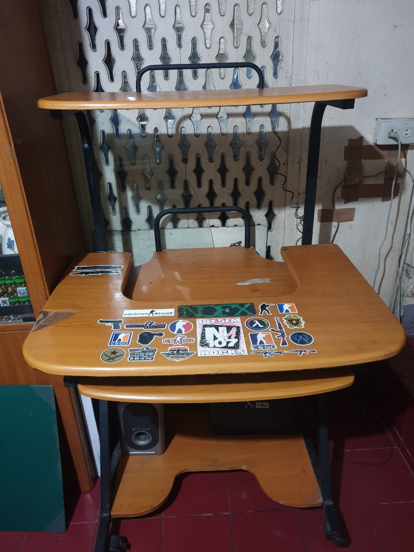 Used 2nd hand Computer table old PC laptop, Furniture & Home Living