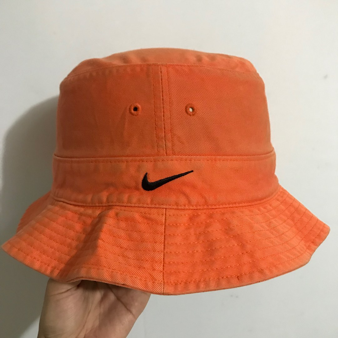 VINTAGE NIKE BUCKET HAT, Men's Fashion, Watches & Accessories, Caps