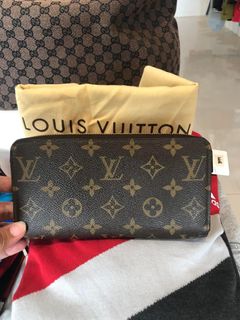 (Category: ) located in . Submitted by vanbags (Listing ID 1201222003, Image 1). Description: .