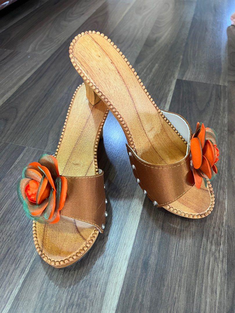 Wooden high heel shoes hot sale
