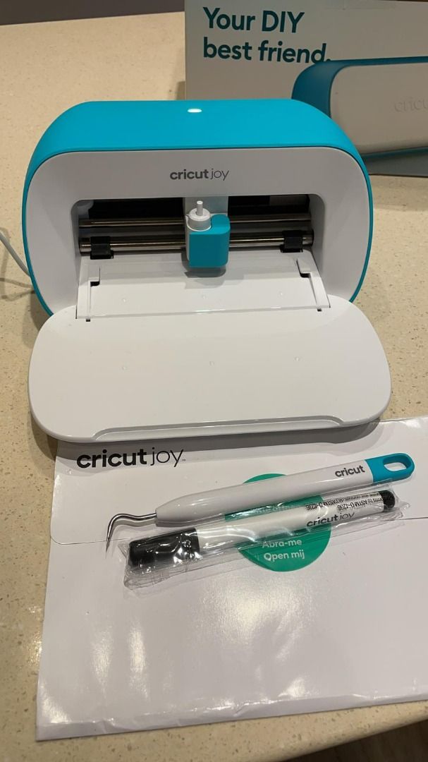 2830) Cricut Joy Machine A Compact, Portable DIY Smart Machine for