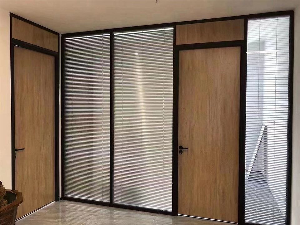 (包送貨) 辦公室間隔 隔斷屏風 木板間牆 寫字樓間房 partition wall scr017, 傢俬＆家居, 家居裝飾, 家居裝飾 ...