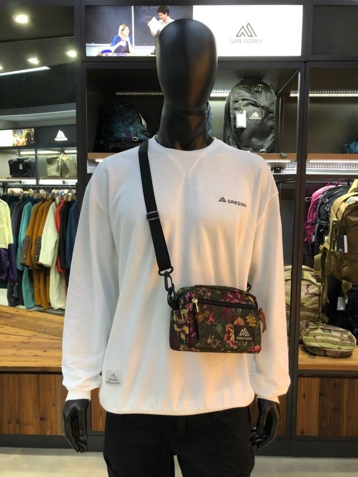 現貨】✓消費券GREGORY PADDED SHOULDER POUCH S 綠花GRADEN TAPESTRY