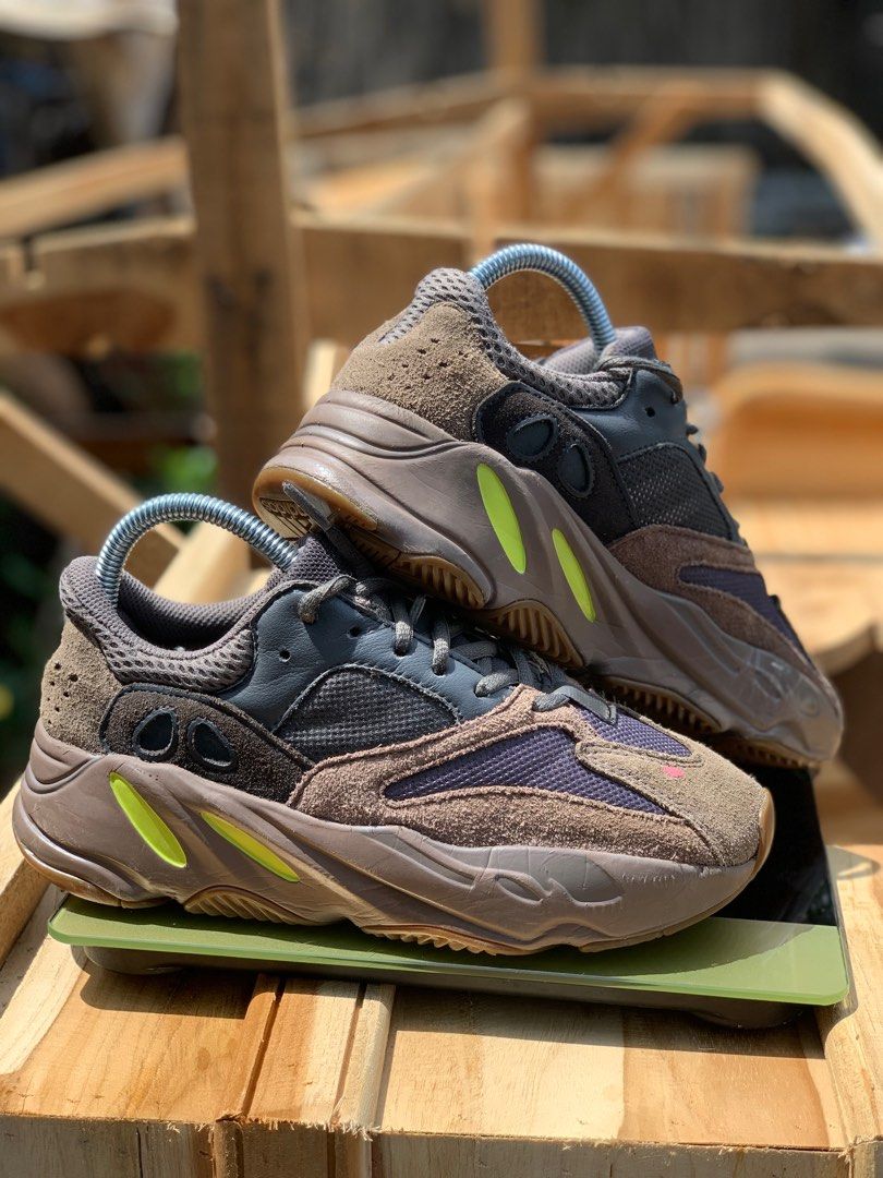 定価以下！adidas yeezy boost 700 MAUVE