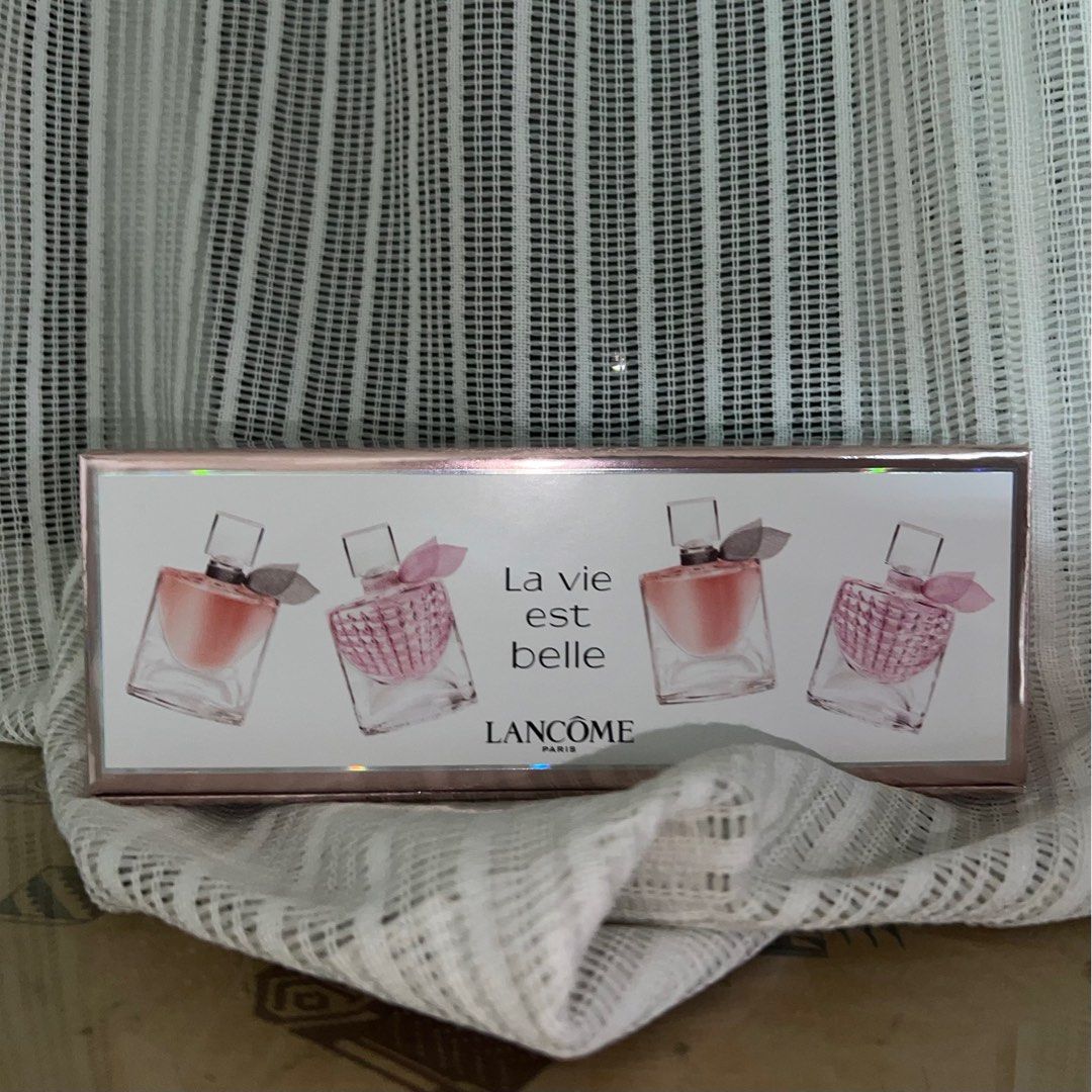 Authentic Lancome La Vie Est Belle eau de parfum edp 4ml set (Category: Fragrance & Deodorants) located in Quezon City. Submitted by kwertypie (Listing ID 1201410441, Image 2). Description: Authentic Lancome La Vie Est Belle eau de parfum edp set Set contains: 2 x 4ml La Vie Est Belle edp og 2 x 4ml La Vie Est Belle Flowers of Happiness edp Condition: Brand new, unsealed with box Negotiable but no lowballers.