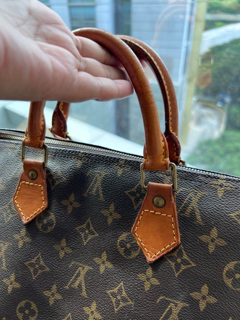 Negotiable CRAZY CLEARANCE SALE!!! Authentic LV Speedy 40 Monogram FREE  Twillly & SF, Luxury, Bags & Wallets on Carousell