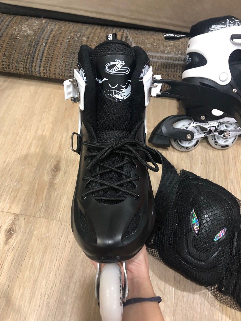 black inline skates, Sports Equipment, Sports & Games, Skates
