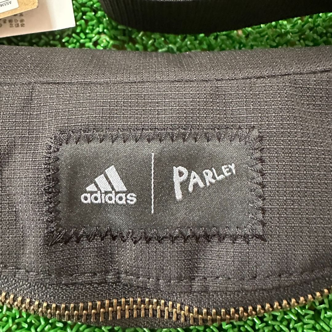[Brand New] Adidas PARLEY OCEAN PLASTIC WAIST BAG, Men's Fashion, Bags