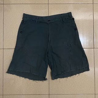 Celana sobek sobek osas