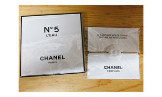 Chanel N5 L’EAU Eau De Toilette Vaporisateur Spray 1.5 ML  香水加擴香石64212822615811110