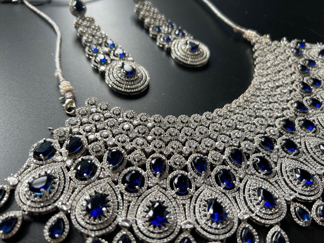 Dark blue diamond discount necklace