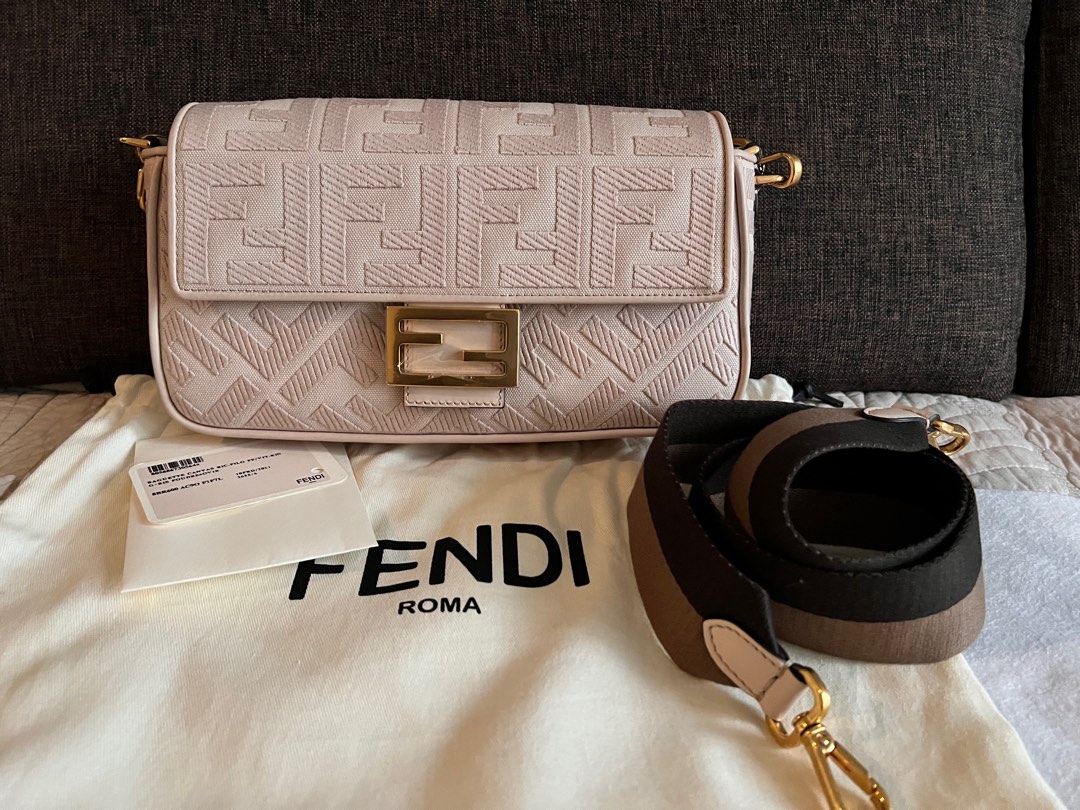 Fendi deals baguette pink