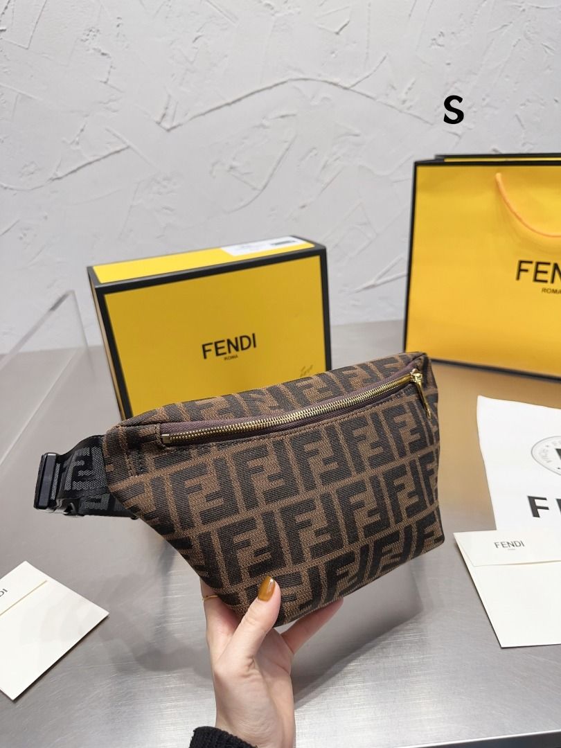 Fendi roma fanny pack hotsell