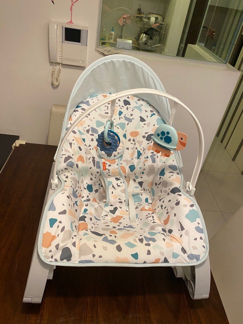 Fisher Price Rocker with Vibration, Babies & Kids, Infant Playtime on