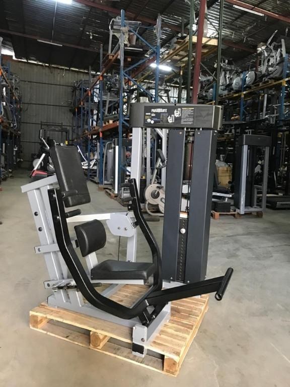 FITNESS EQUIPMENT USED PARAMOUNT CHEST PRESS Sports Equipment