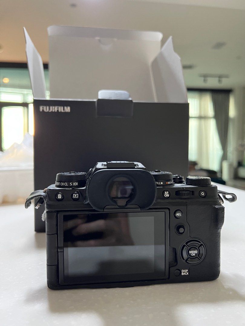 Fujifilm XT4 Shutter Count 3536, Photography, Cameras on Carousell
