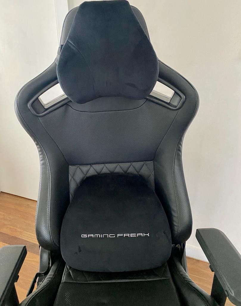 Gaming freak royal deals throne