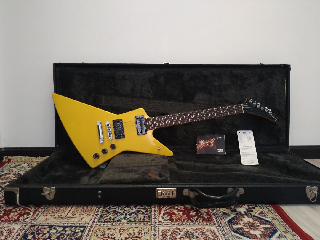 Gibson explorer studio top