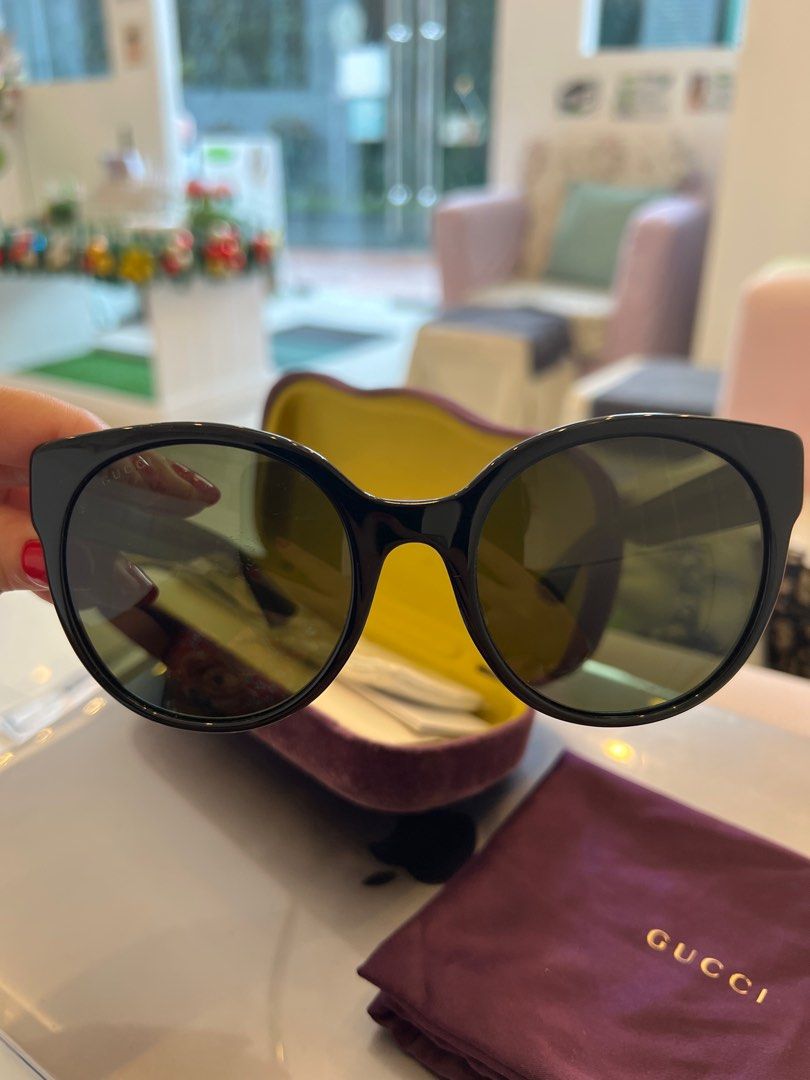 GUCCI SHADES, Women's Fashion, Watches & Accessories, Sunglasses
