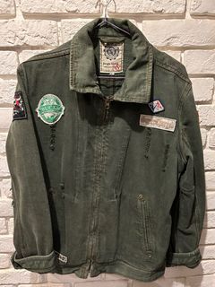 軍綠色牛仔外套。L