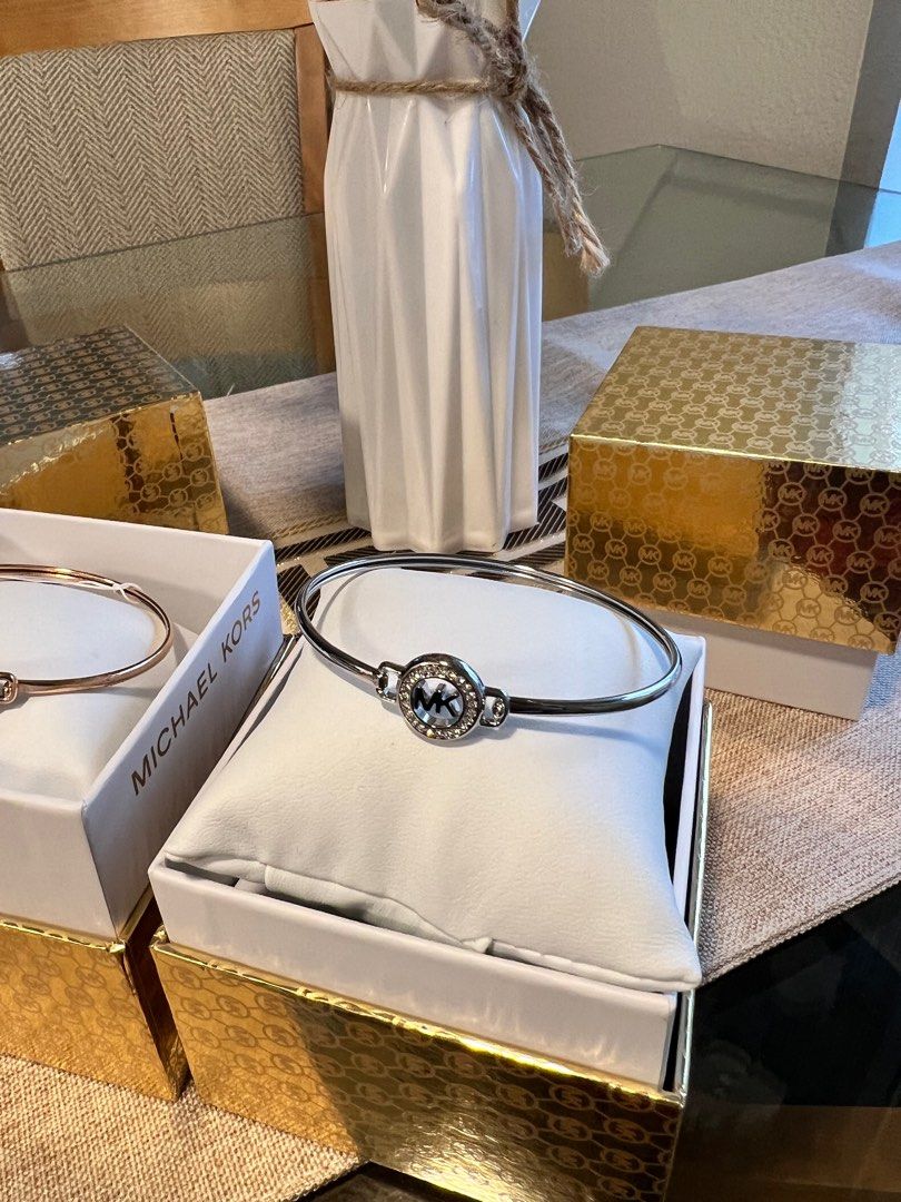 Michael kors hinged bangle bracelet hot sale