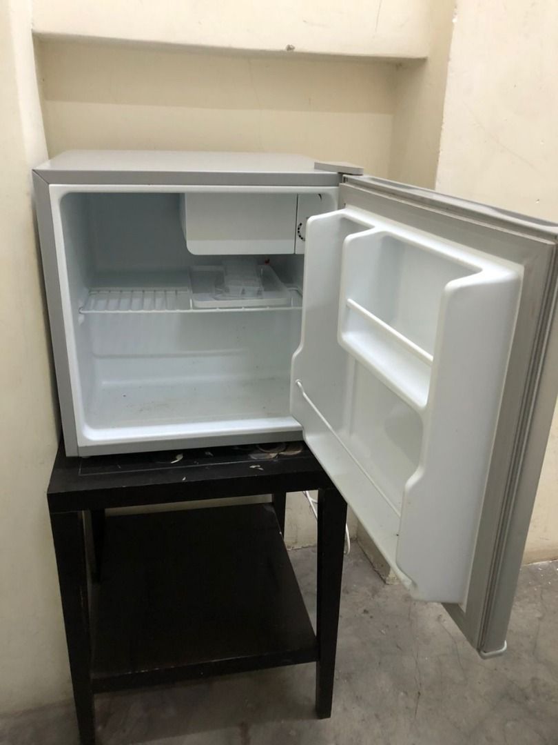 (MIDEA) Cute & Small Fridge For SALE!, TV & Home Appliances, Kitchen