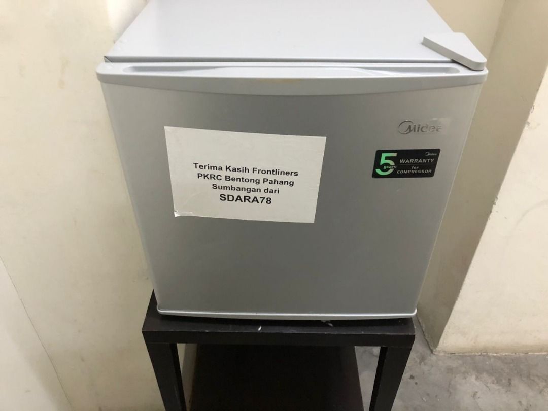 (MIDEA) Cute & Small Fridge For SALE!, TV & Home Appliances, Kitchen