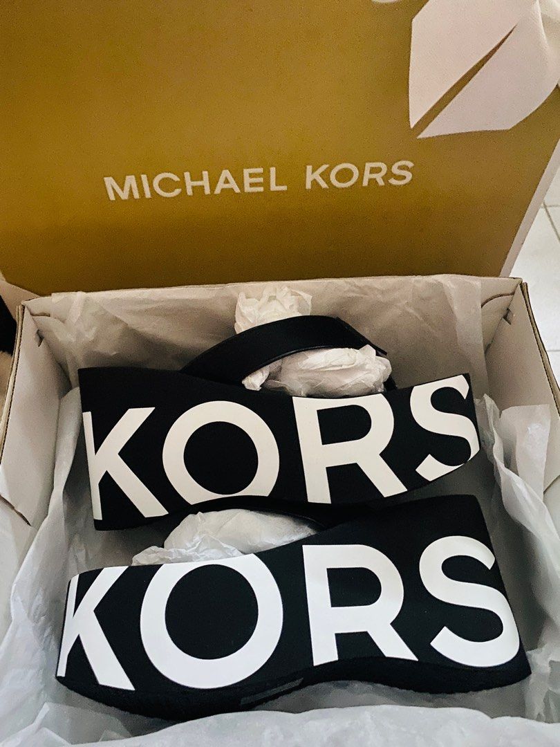 Michael kors benny flip flops discount
