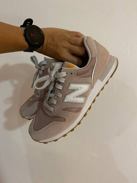 W 373 new balance sales
