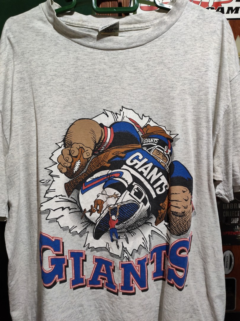 NY Giants cartoon nutmeg Vintage 93, Men's Fashion, Activewear on Carousell