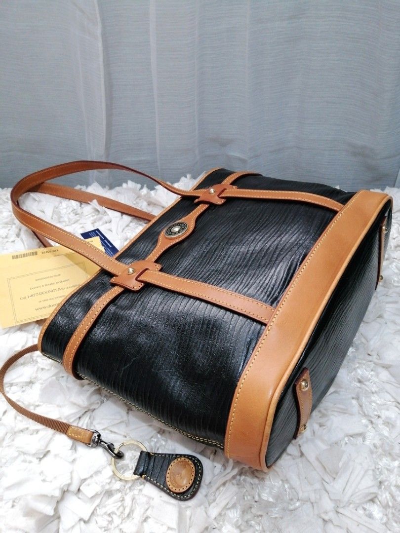 Original Dooney and Bourke tote bag with key holder authentication card