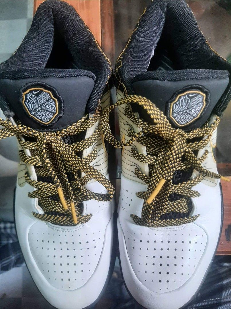 Kobe 4 del 2024 sol on feet