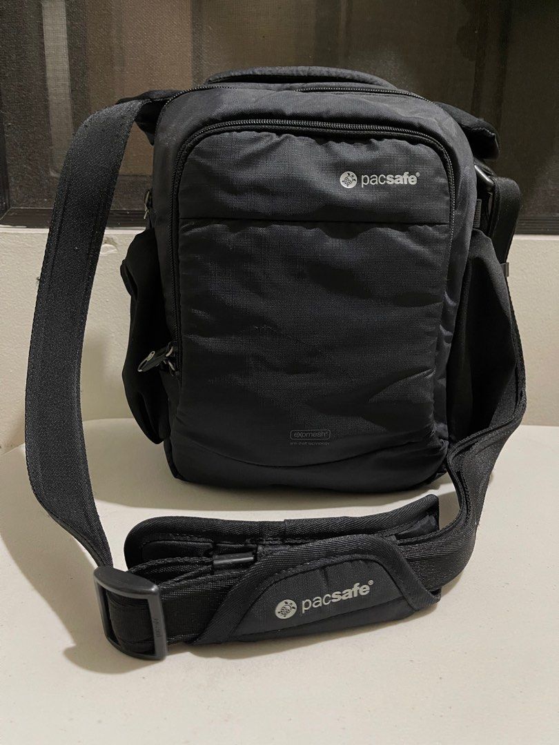Pacsafe camsafe v8 hot sale