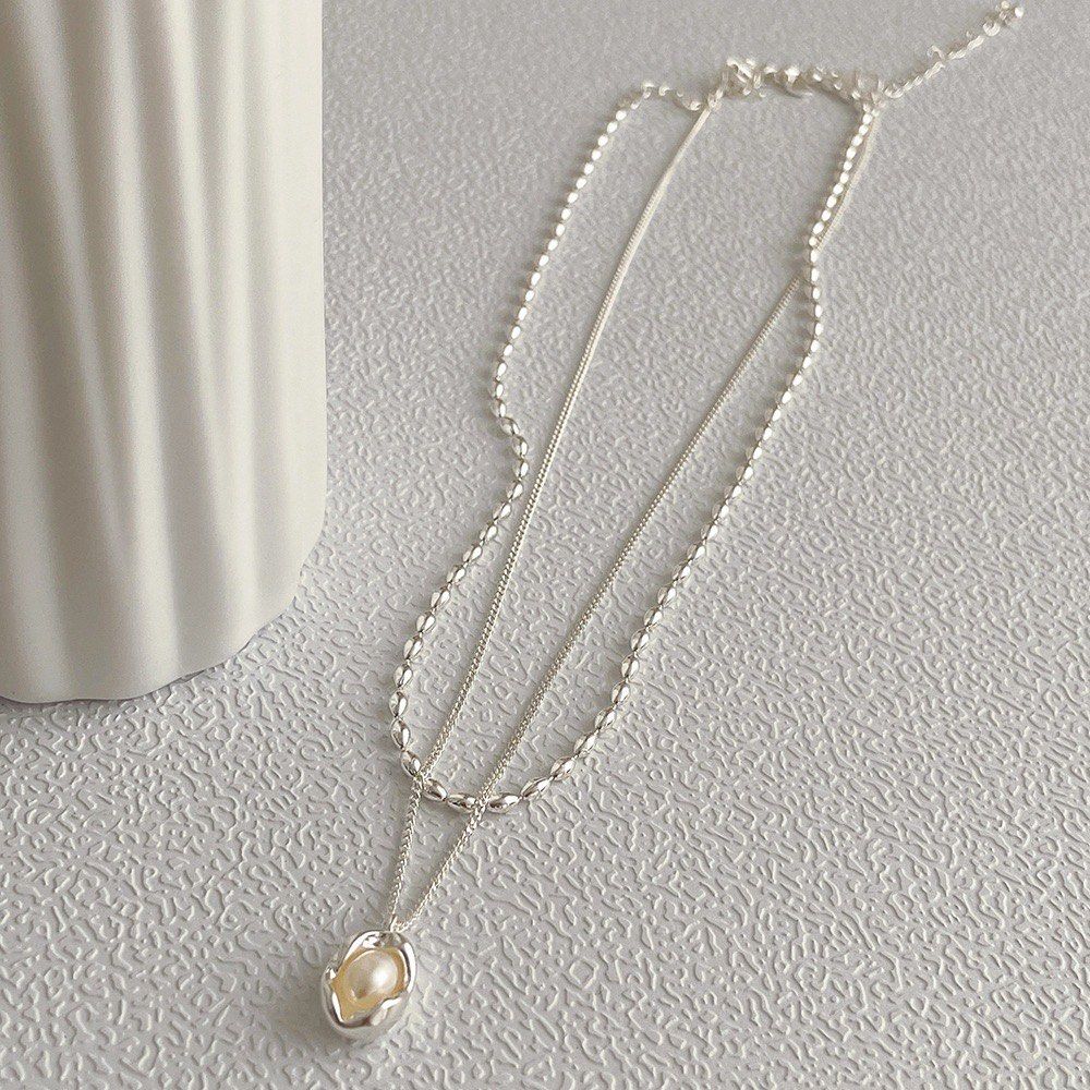 Gold Five Freshwater Pearl Simple Necklace - Lovisa