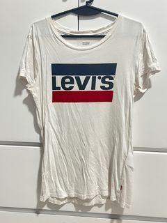 PRELOVED Levi’s White Shirt