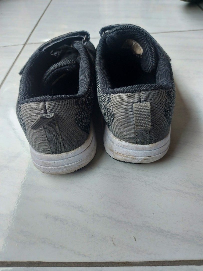 Sepatu anak airwalk, Fesyen Pria, Sepatu , Sneakers di Carousell