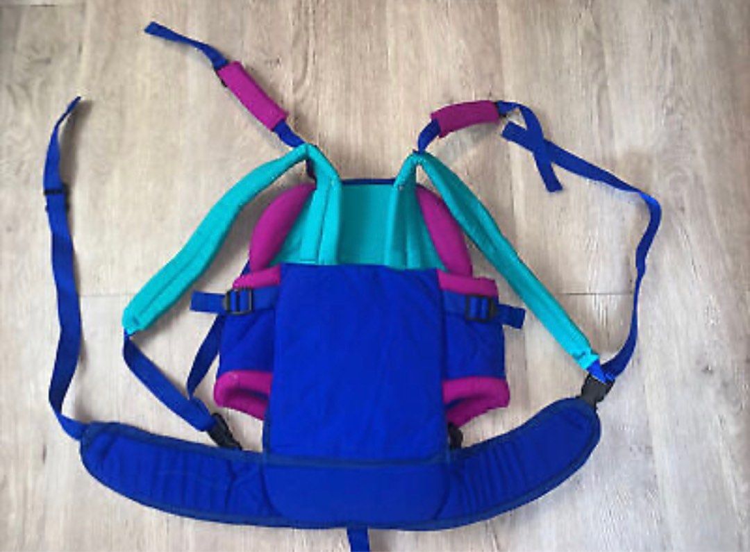 Snugli Baby Carrier (Category: Carriers & Slings) located in Batangas. Submitted by declut.tingz (Listing ID 1201419818, Image 3). Description: Super matibay Barely used From US .