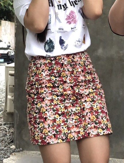 Stradivarius Ruched Floral Skirt (Category: Skirts) located in Makati City. Submitted by abbyg22 (Listing ID 1201320051, Image 1). Description: Used only once super pretty in actual Size 36 US 4.