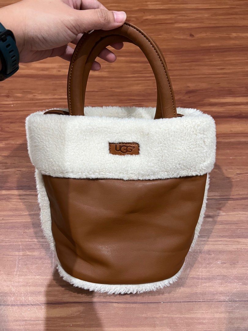 Ugg shop bucket bag