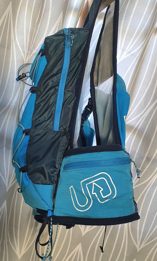 ULTIMATE DIRECTION Mountain Vest 4.0 Trail Running Pack Signature