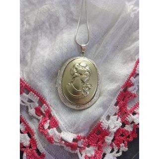 Victorian Gold Lady Silver Photo Locket Jewelry Cameo Necklace