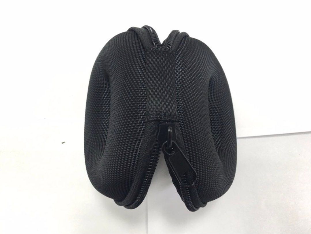 Watch case (Category: Accessory Holder, Box & Organizers) located in Mandaluyong City. Submitted by atchcatchph (Listing ID 1201263013, Image 3). Description: Hard case, made of Carbon Fiber Fits 1 watch Very useful for traveling Modes of payment gcash/bdo/bpi/metrobank .