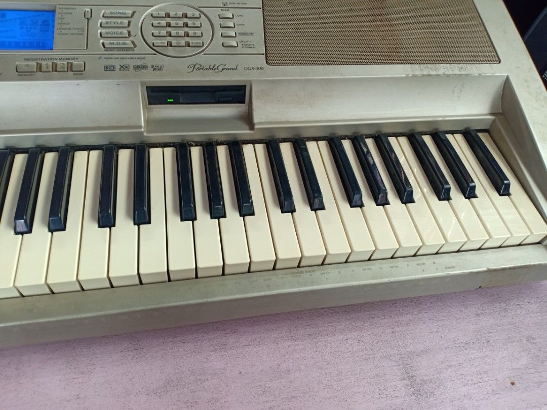 Yamaha organ piano, Hobbies & Toys, Music & Media, Musical Instruments