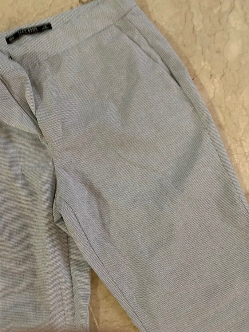 Zara trousers (Category: Other Bottoms) located in Manila. Submitted by marieljayeah (Listing ID 1201324115, Image 3). Description: nice office trouser.