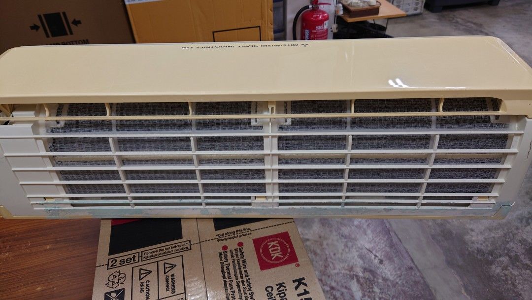 2nd hand air conditioner Mitsubishi york, TV & Home Appliances, Air