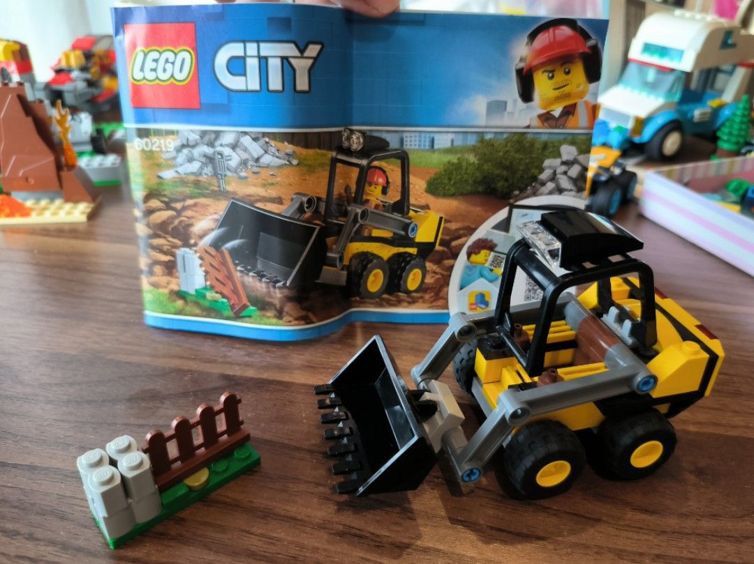 💥 Free Post ‼️Original Lego City 60219 Construction Loader Great Vehicles,  Hobbies & Toys, Toys & Games On Carousell