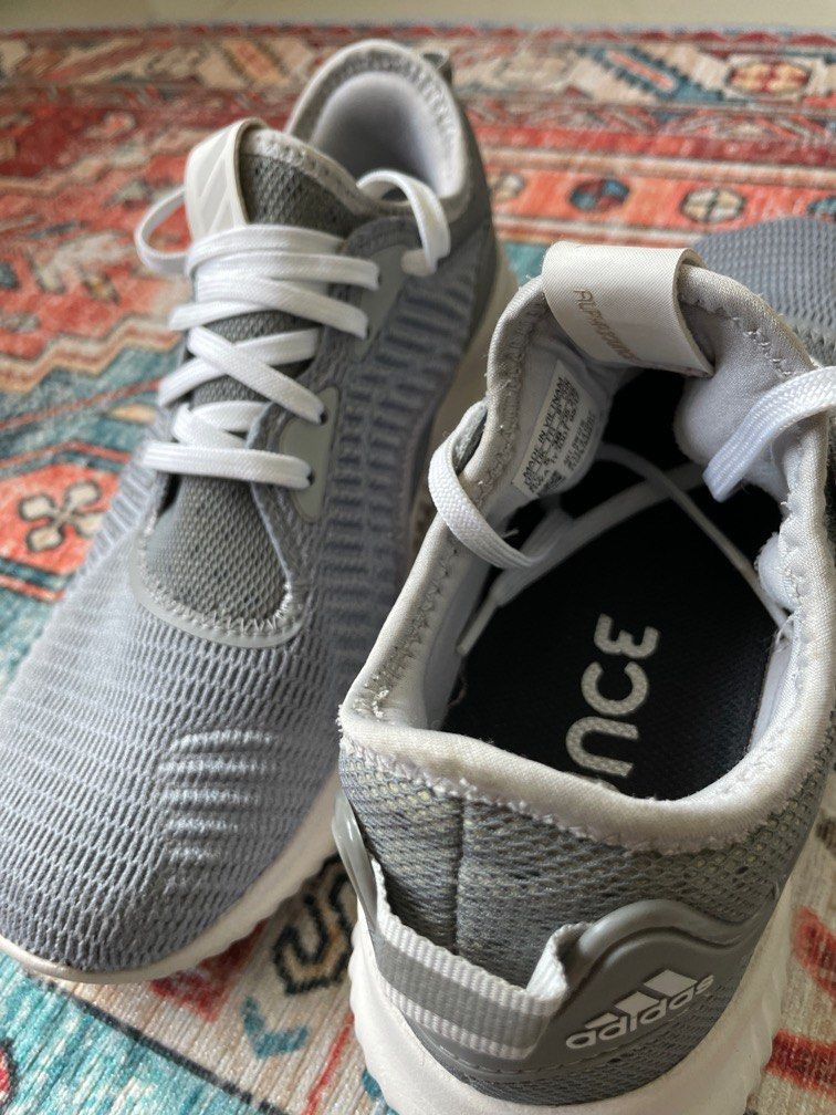 Adidas alphabounce 2024 size 5
