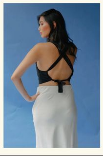ARAW THE LINE - Black Apron Tali Top
