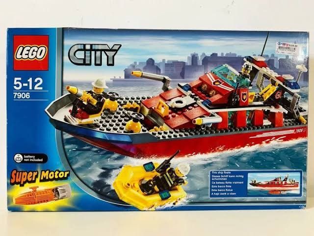 Authentic Lego 7906 City Fire Boat w propeller Hobbies Toys